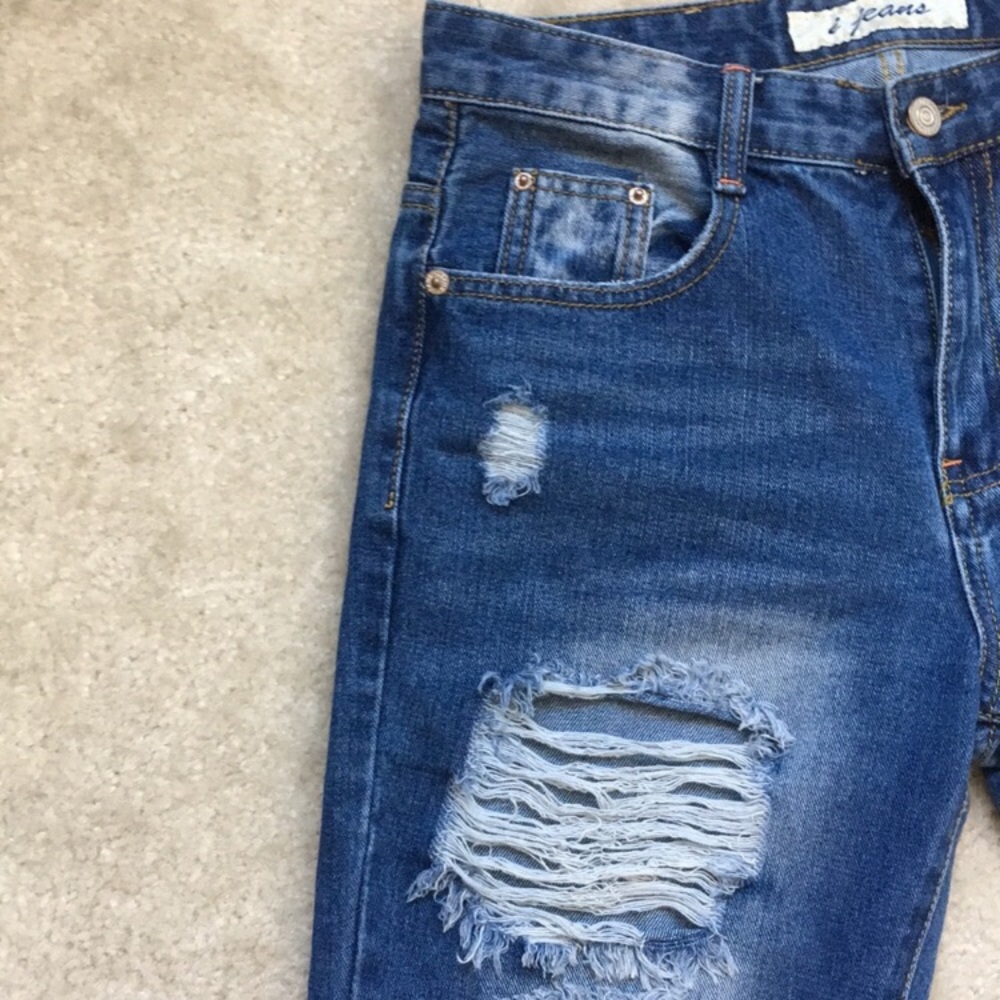 Ripped Boyfriend Jeans ❗️SOLD❗️