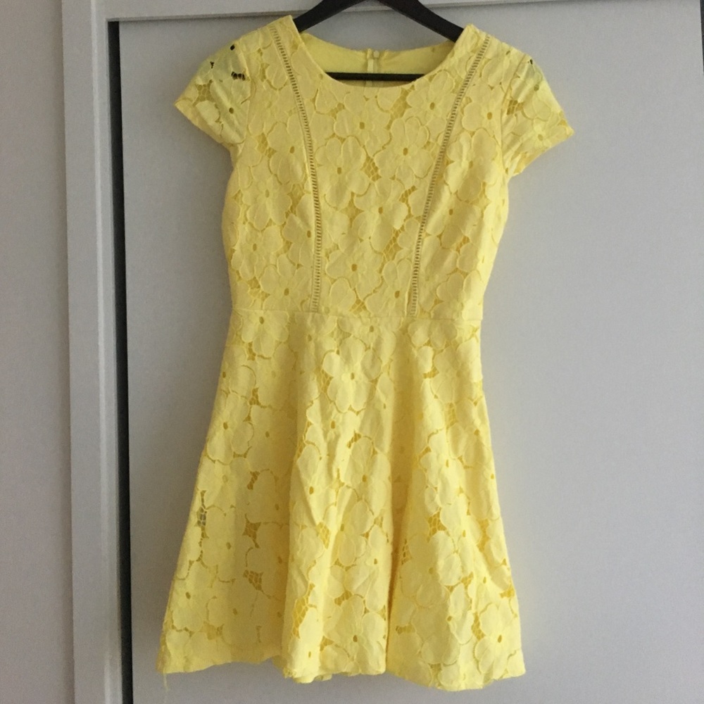 Fun and sweet yellow dress