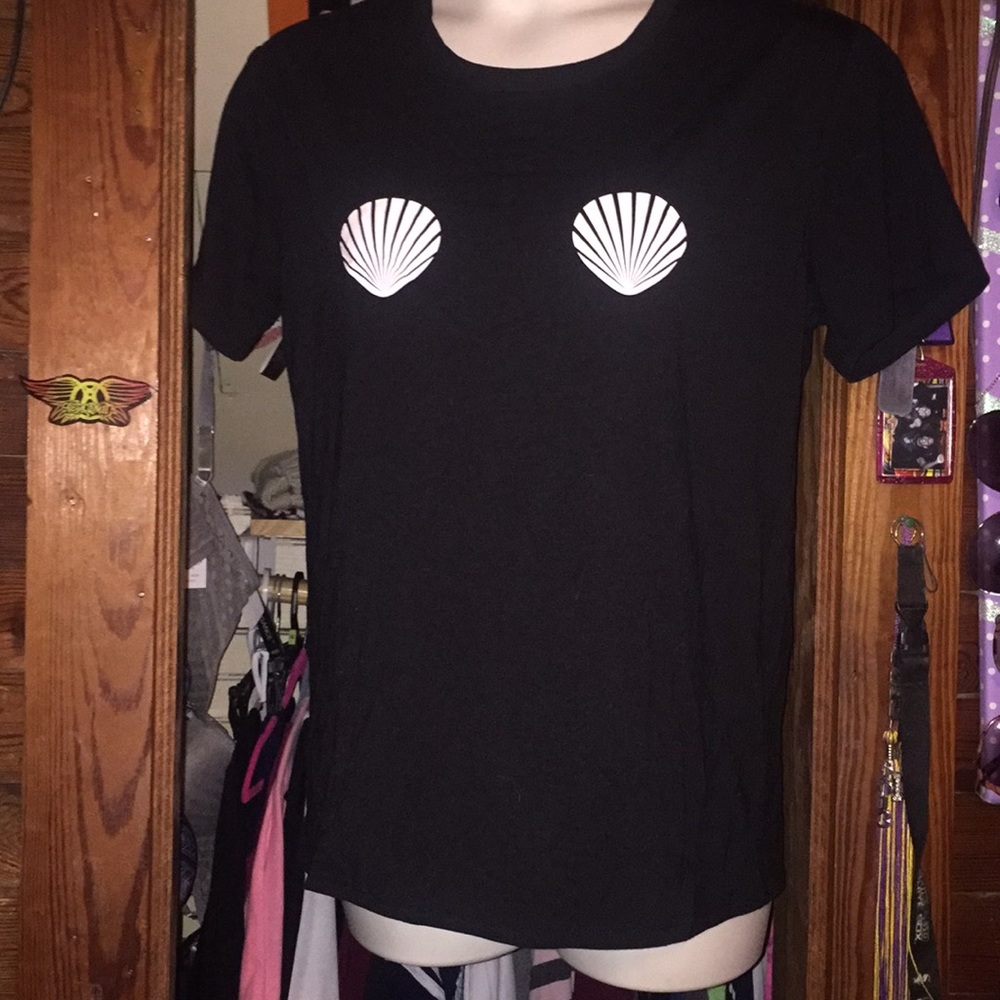 Seashell tee