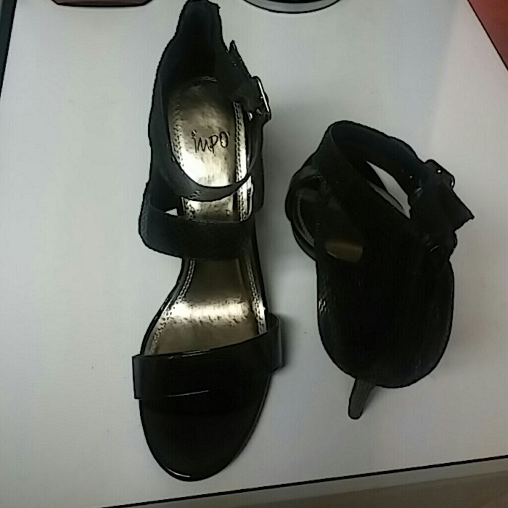 Shoes - Picture 4 of 4