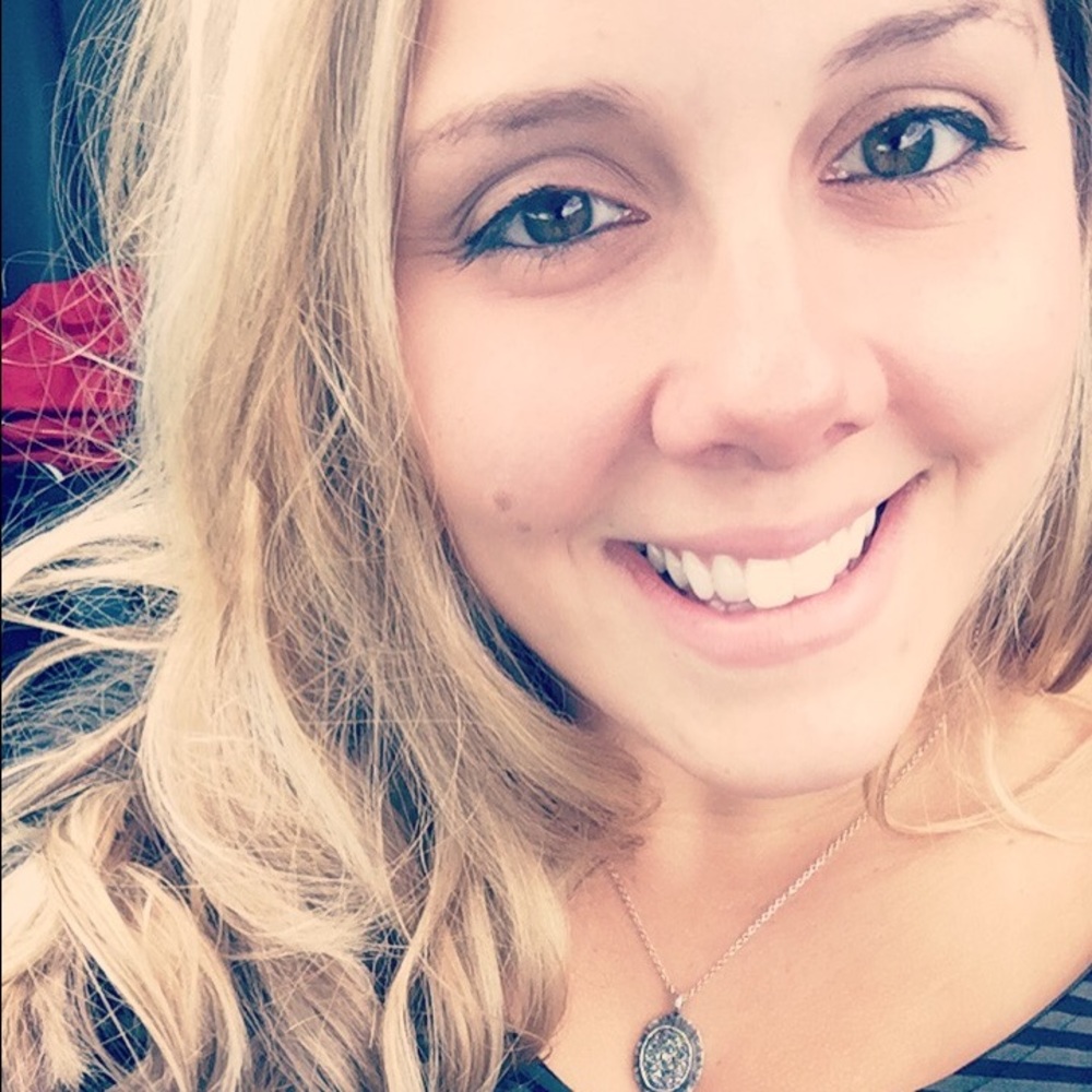 Meet your Posher, Crystal