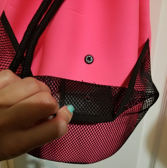 VICTORIA SECRET SLING BACK PACK - Picture 2 of 5