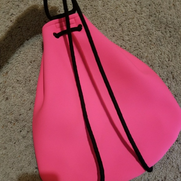 VICTORIA SECRET SLING BACK PACK - Picture 3 of 5
