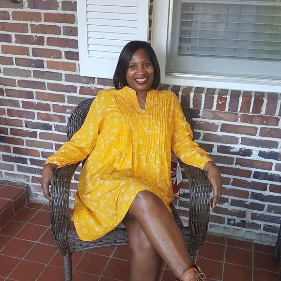 Meet your Posher, Vicki - Picture 1 of 1