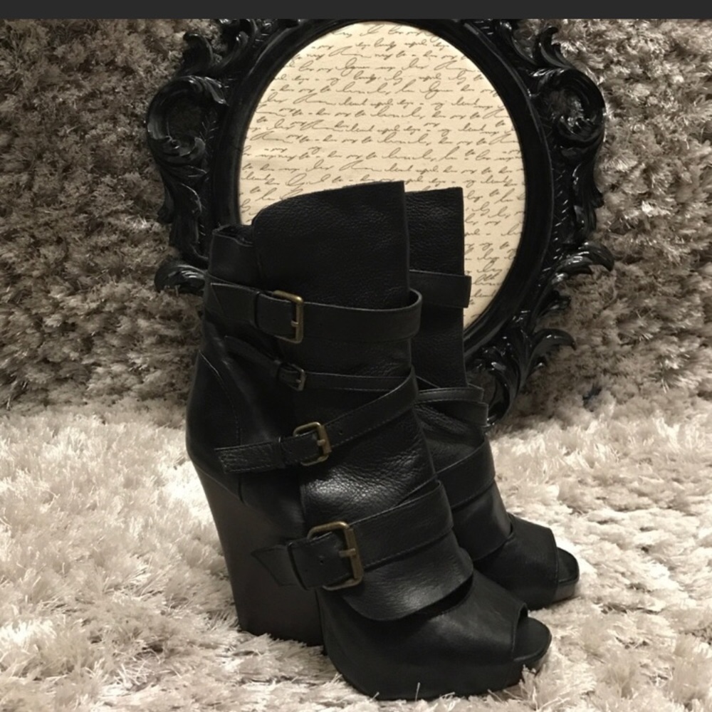 Dolce Vita peep toe booties