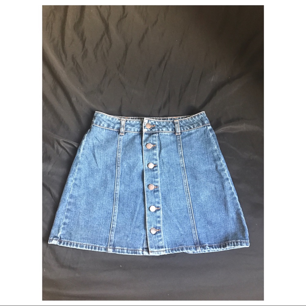 Blue denim button skirt!