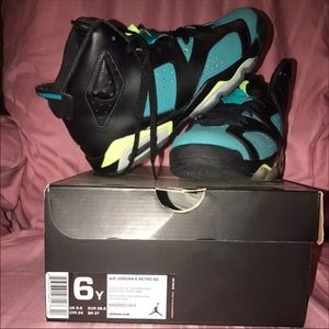 Nike Jordans' Retro 6 sz 6Y (7.5-8 women)