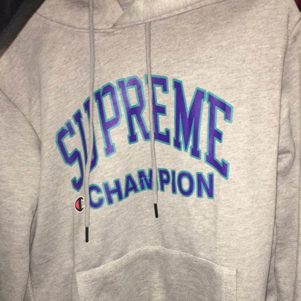 AUTHENTIC SUPREME x CHAMPION