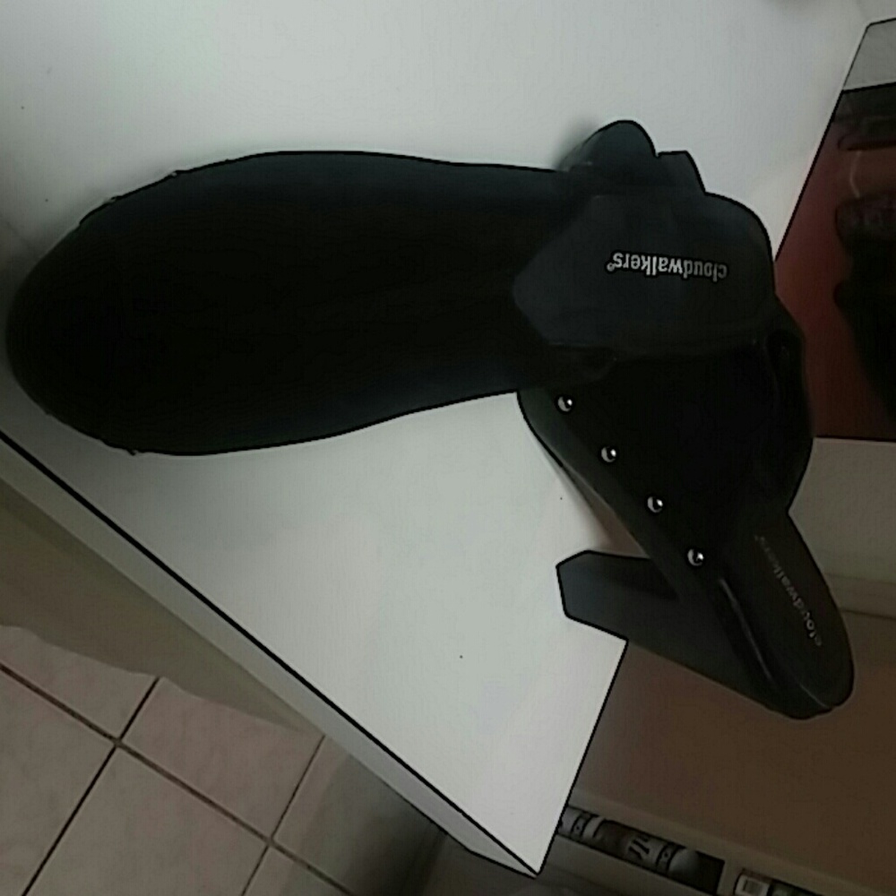 Shoes - Picture 4 of 4