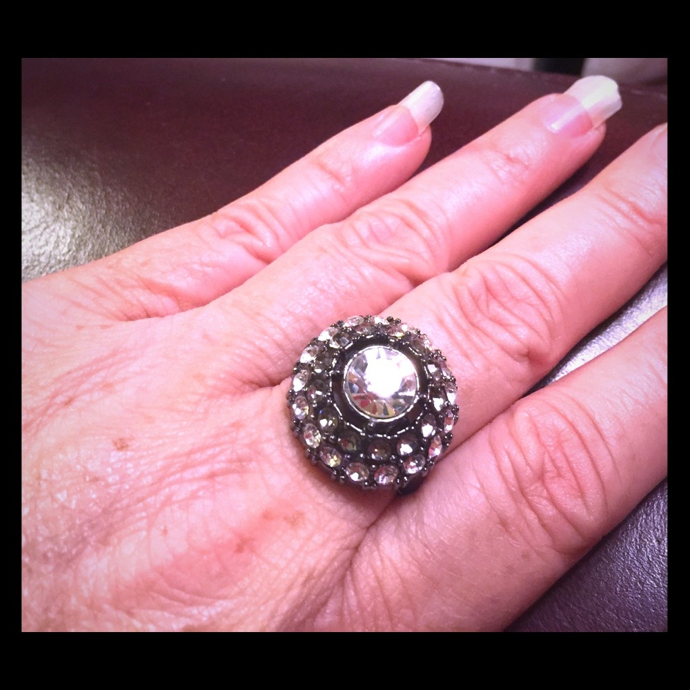 Premier Designs Jazz Ring -Size 10 Eye Catching