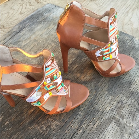 BCBGENERATION HEELS. - Picture 2 of 4