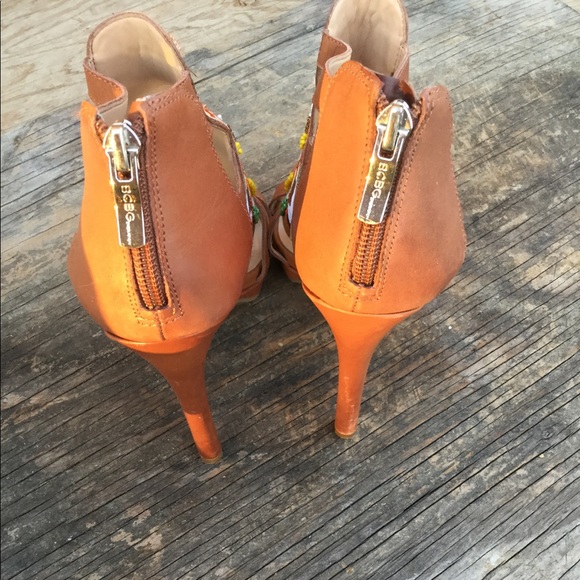 BCBGENERATION HEELS. - Picture 3 of 4