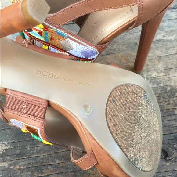 BCBGENERATION HEELS. - Picture 4 of 4
