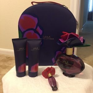 LOLA by marc jacobs perfume set