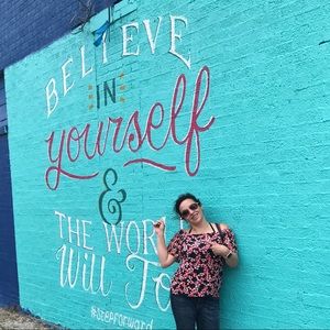 Meet your Posher, Elaine