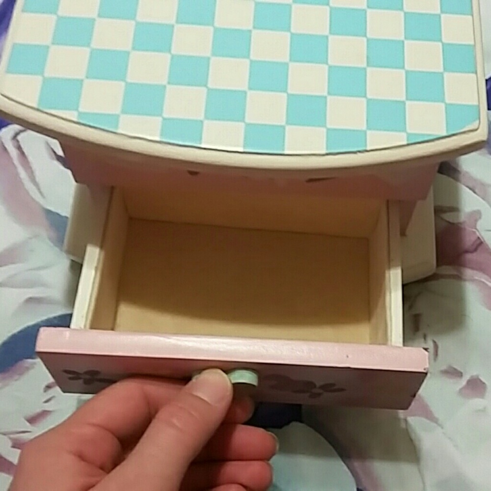 Jewelry Box - Picture 3 of 8