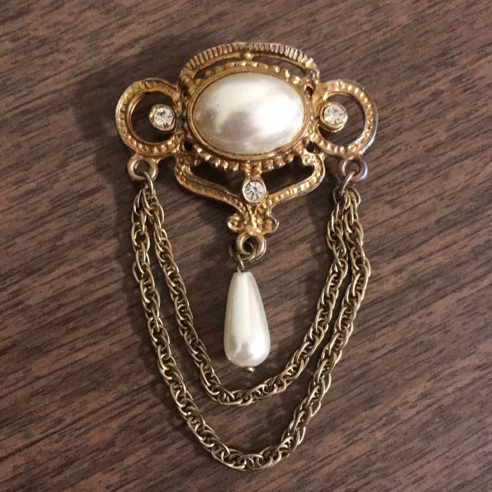 Vintage gold and pearl pin with chains