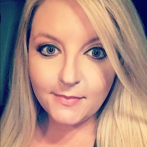 Meet your Posher, Adelle