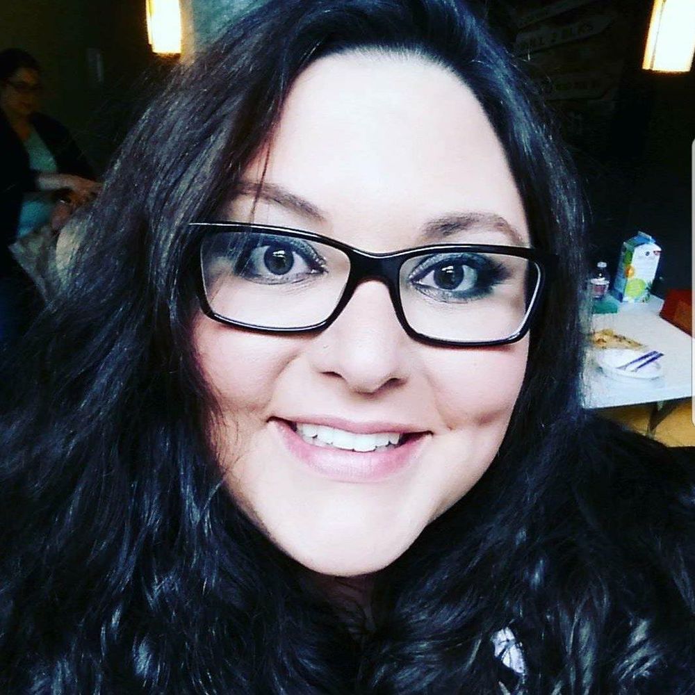 Meet your Posher, Hilary