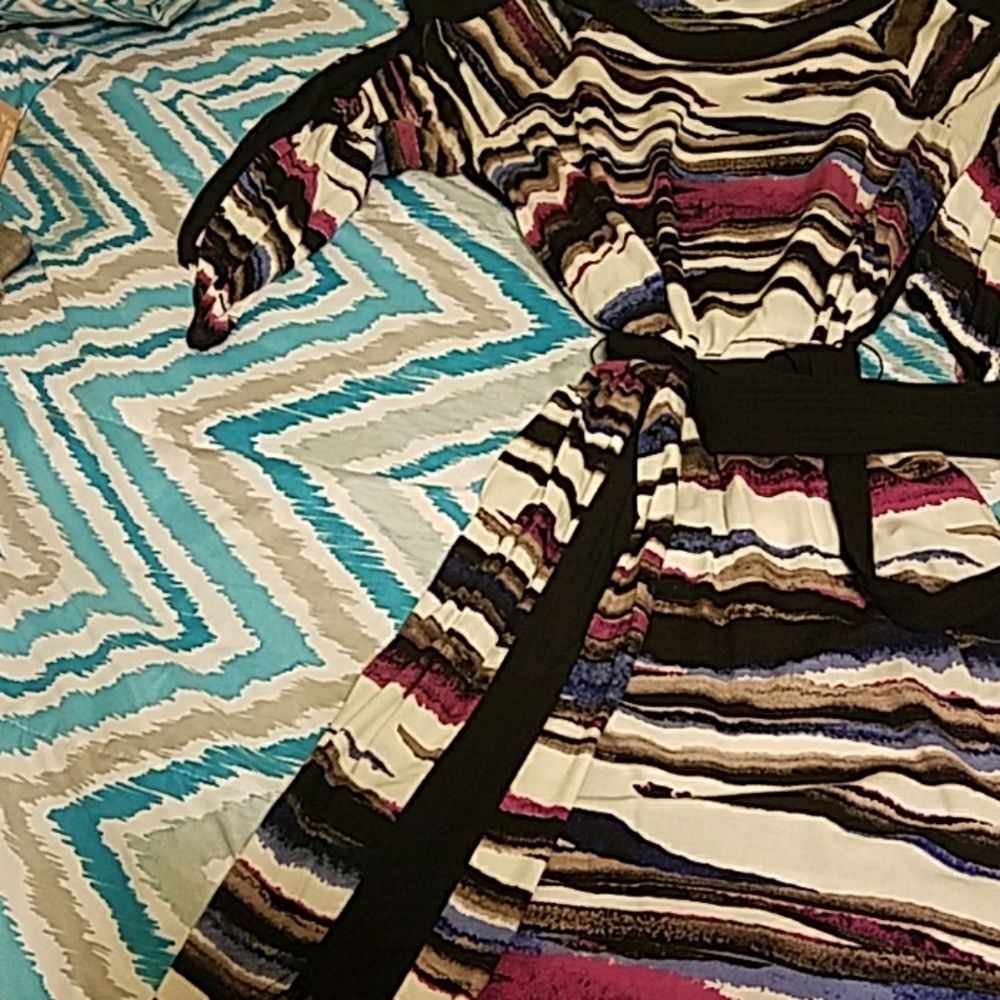 Dress - Picture 3 of 3