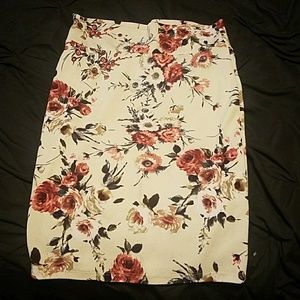 Floral stretch pencil skirt