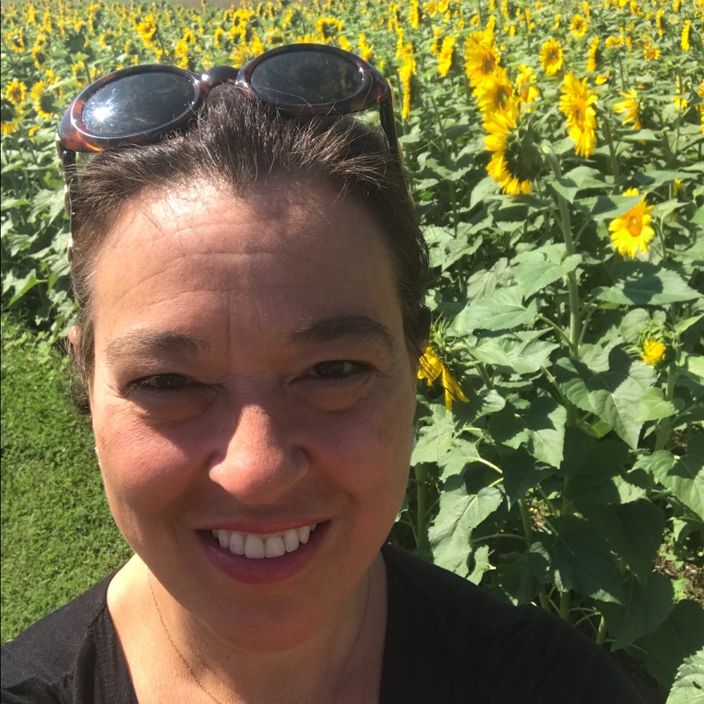 Meet your Posher, Cassandra