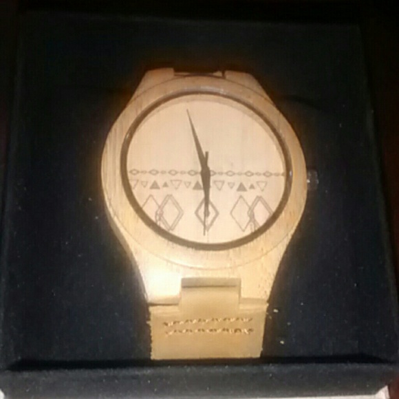 Wood Watch - Picture 1 of 3