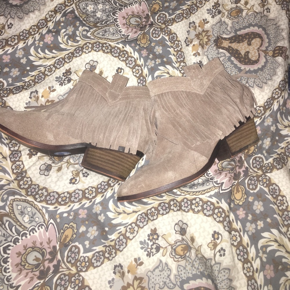 Ankle boots