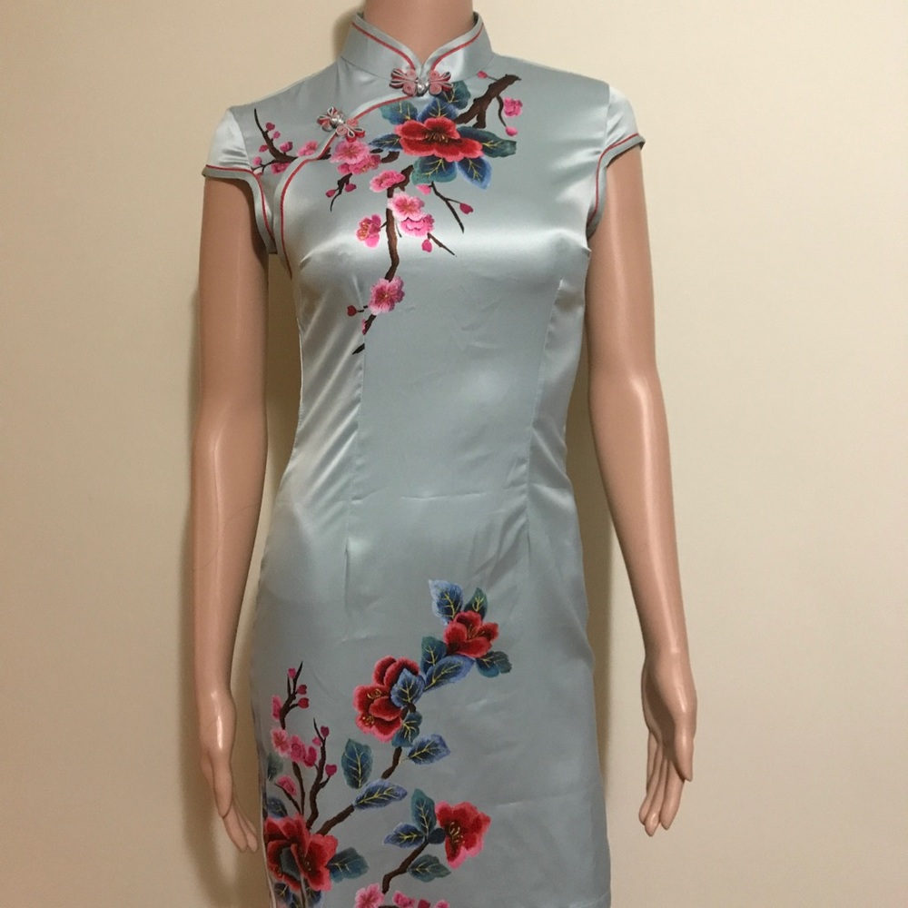 Chinese style Qipao - Picture 2 of 4