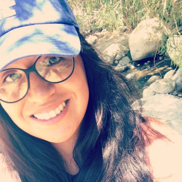 Meet your Posher, Sandra - Picture 1 of 6