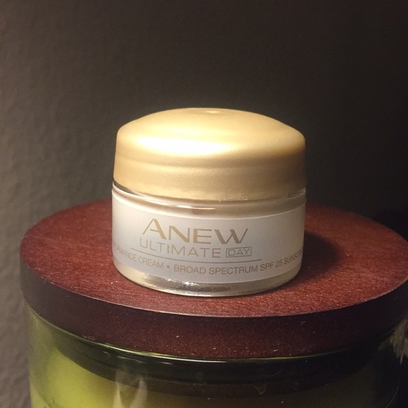 ISO!! AVON Anew Ultimate 7S Day & Night cream - Picture 3 of 3