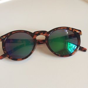 Mirrored Tortoise Sunnies