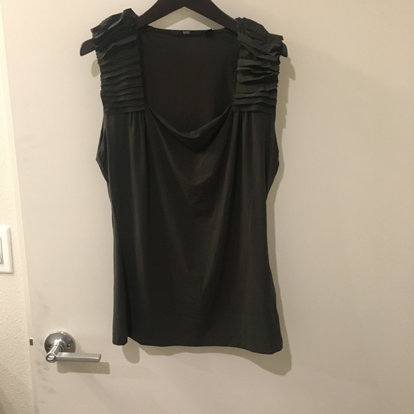 Hugo Boss slate-colored top with ruffle. - Picture 4 of 6