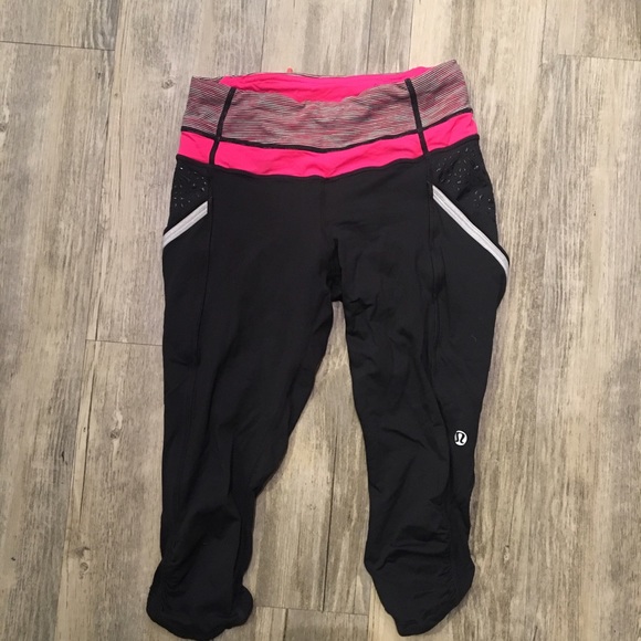 Lululemon hot pink and black yoga knee length - Picture 1 of 4