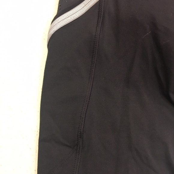 Lululemon hot pink and black yoga knee length - Picture 4 of 4