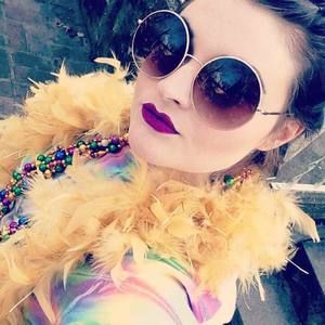 Meet your Posher, Caroline