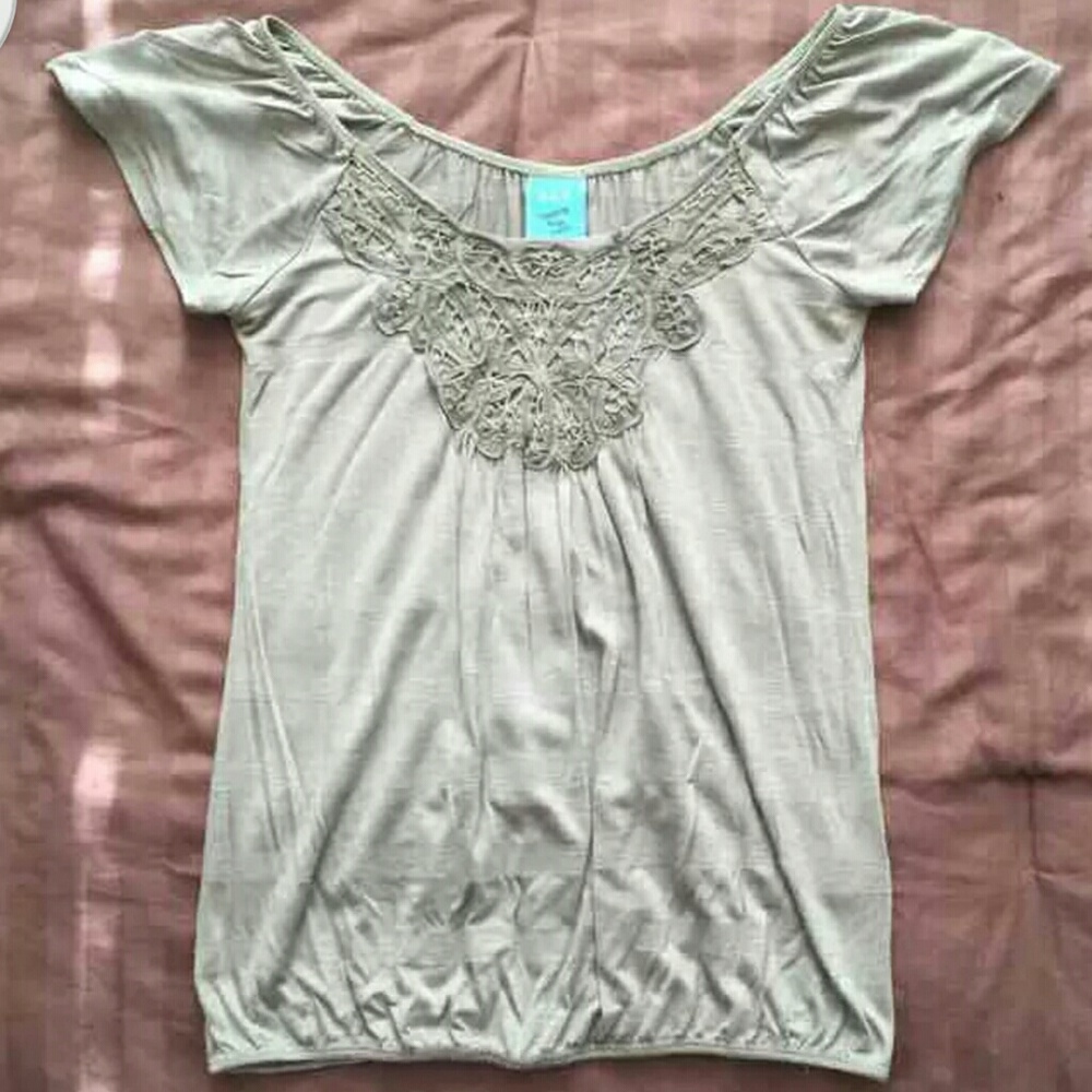 Embroidered Top - Picture 2 of 6
