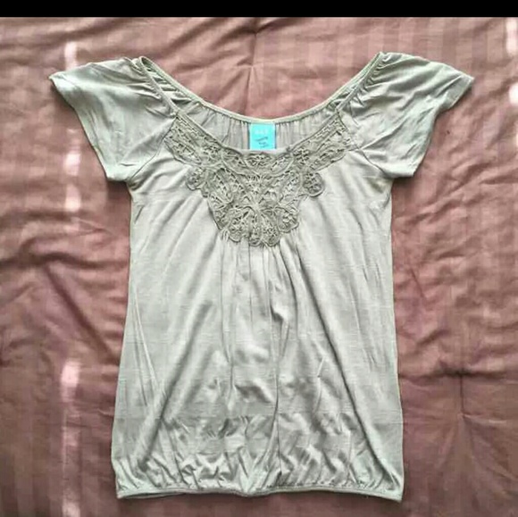 Embroidered Top - Picture 4 of 6