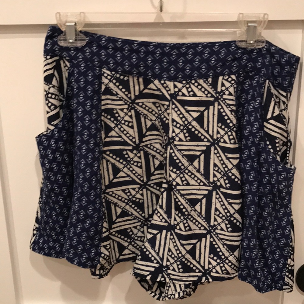 Mimi Chica navy, white and blue patterned shorts