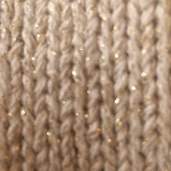 Short-sleeved boxy sweater with lurex thread. - Picture 8 of 8