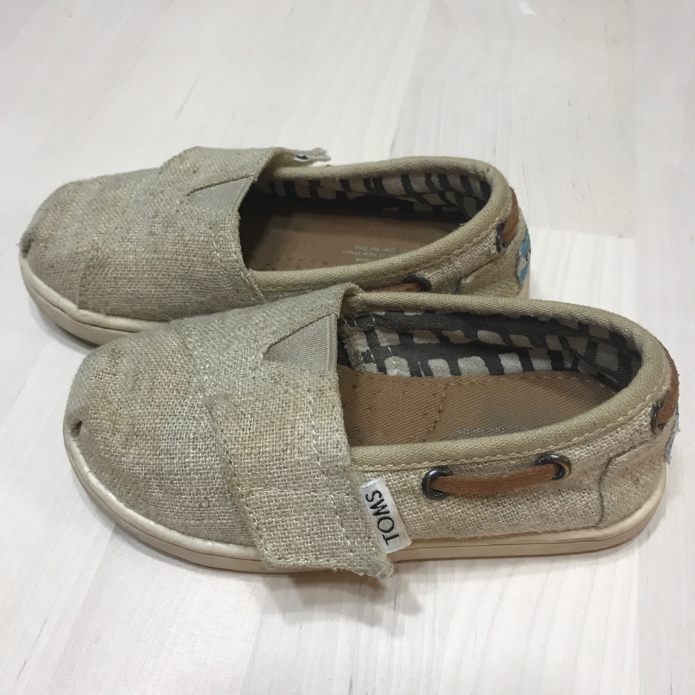 Toms size 7 Toddler