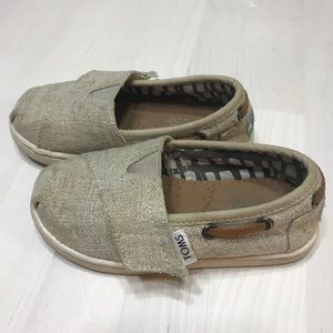 Toms size 7 Toddler