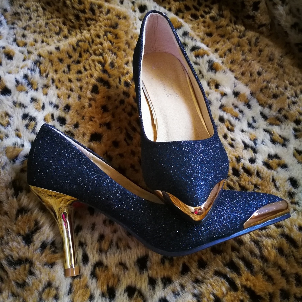 Shoes for Small Feet. Black/Gold Dress Shoes