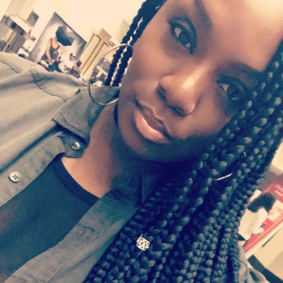 Meet your Posher, Candace - Picture 1 of 1