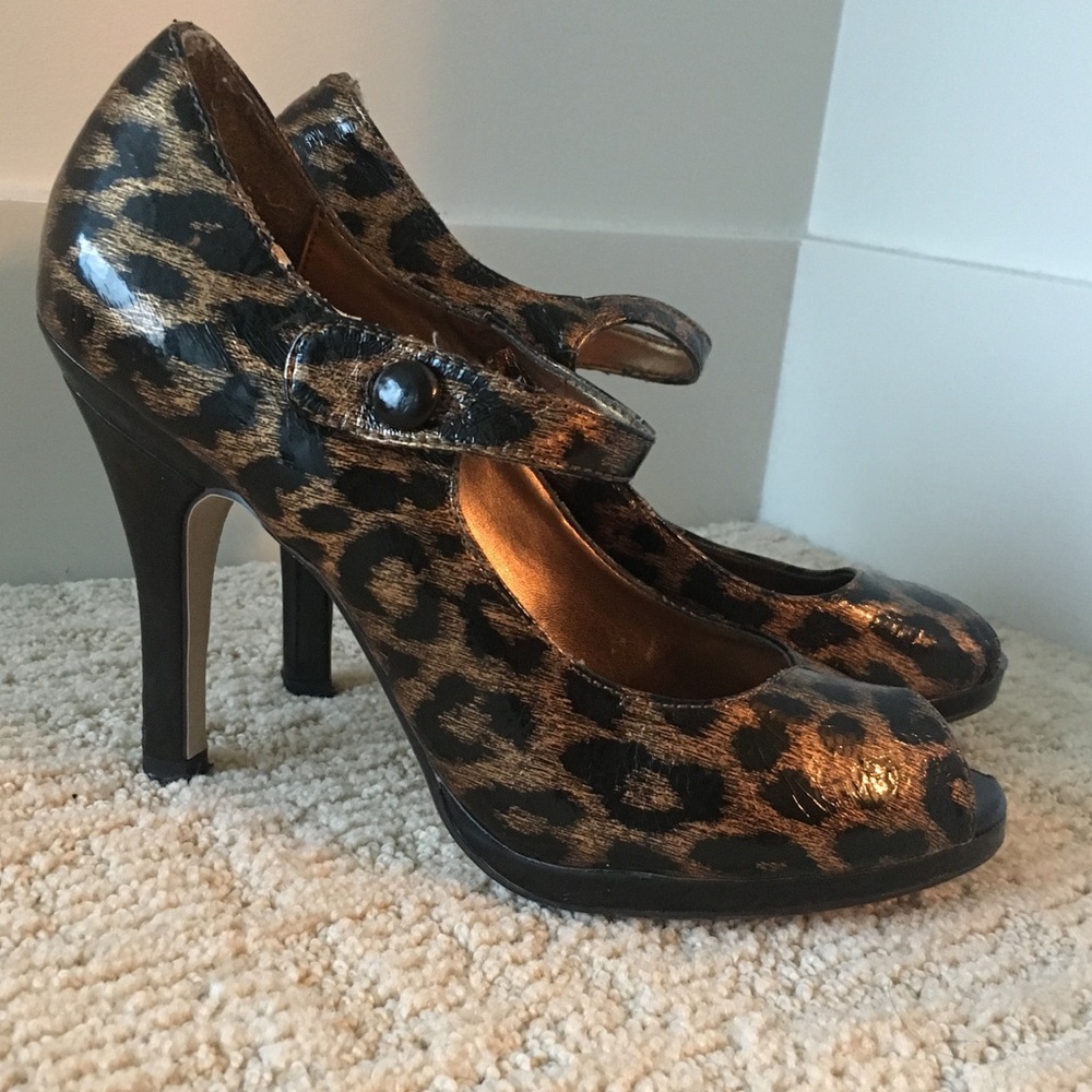 Steve Madden cheetah heels