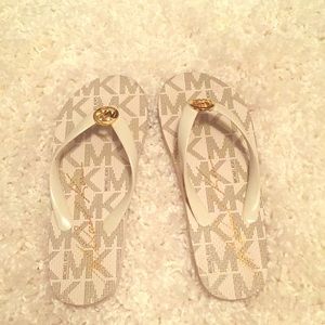 Michael kors flip flops
