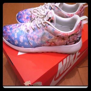 ROSHE NIKE CHERRY BLOSSOMS SHOES