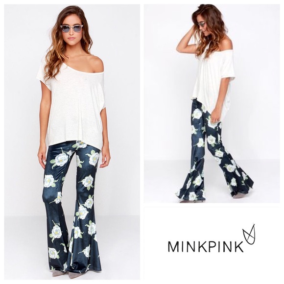 🆕Mink Pink ORIENTAL BLOOM VELVET FLARES - Picture 2 of 8