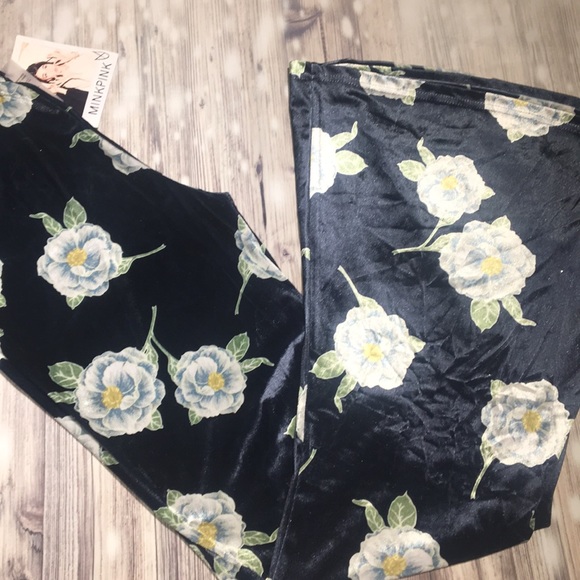 🆕Mink Pink ORIENTAL BLOOM VELVET FLARES - Picture 5 of 8