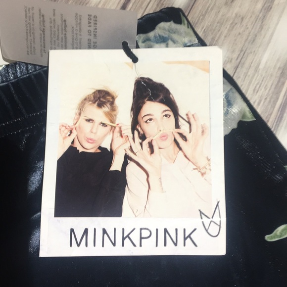 🆕Mink Pink ORIENTAL BLOOM VELVET FLARES - Picture 7 of 8